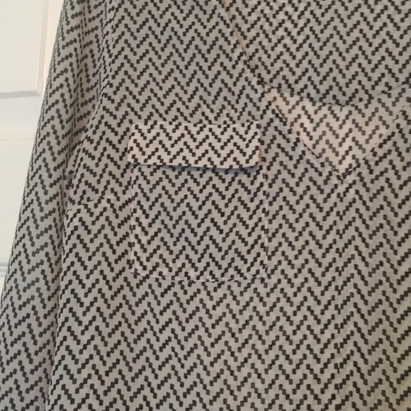 Black & White patterned candies blouse - Picture 2 of 3